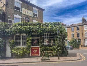 Green Dreams & Lager Scenes: Faltering Fullback, Finsbury Park (Beer #4969)